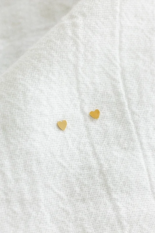 hoop earrings for women-Dainty Heart Studs